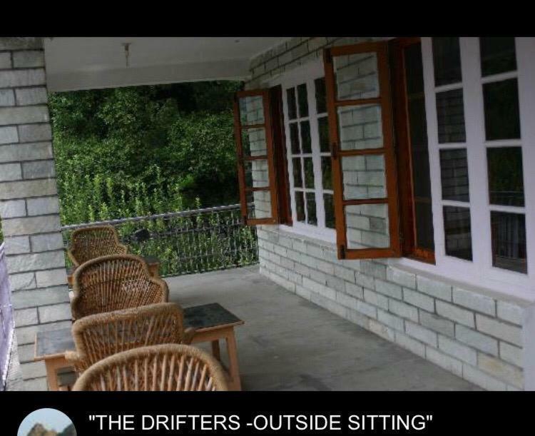 מנאלי Drifter'S Inn & Cafe מראה חיצוני תמונה